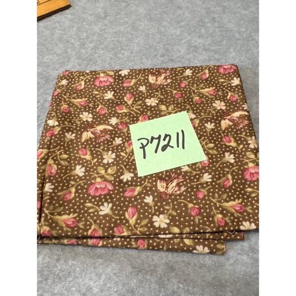 Brown Floral Cotton Fat Quarter Fabric 18x22" for Quilting Crafts Sewing Project - Picture 3 of 4